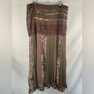 Vintage boho fairy skirt in camo colors, lacy flowey and very feminine.